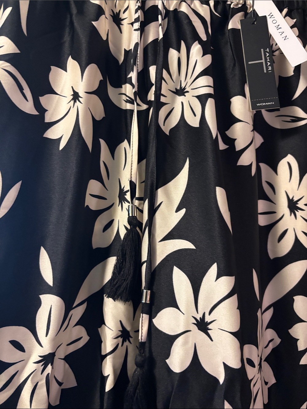 NWT - Tahari Woman Black and Cream Floral Pants - Picture 5 of 8